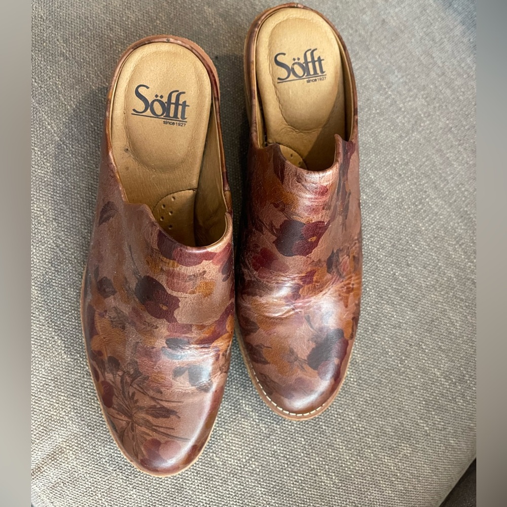 Women’s Mules size 7